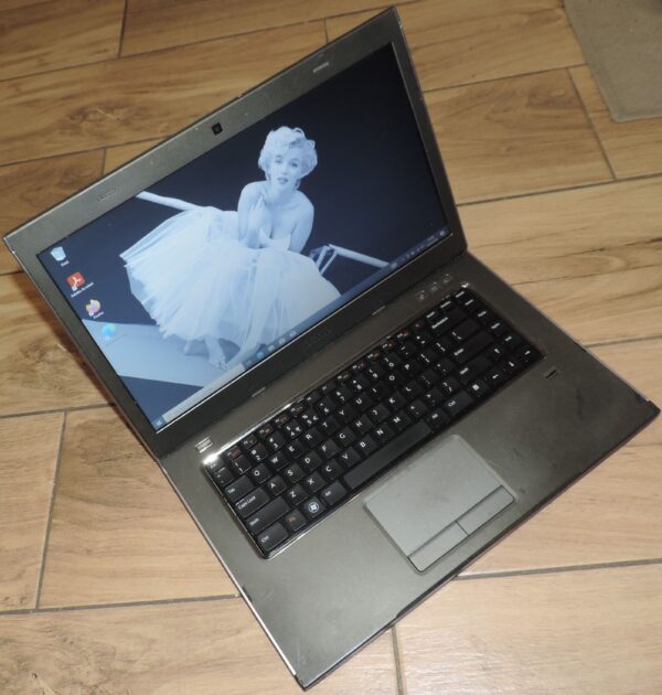 Dell Vostro 3560