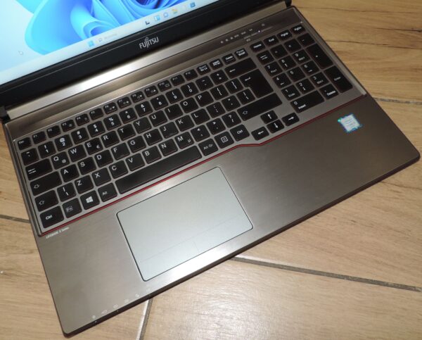 Fujitsu LifeBook E756
