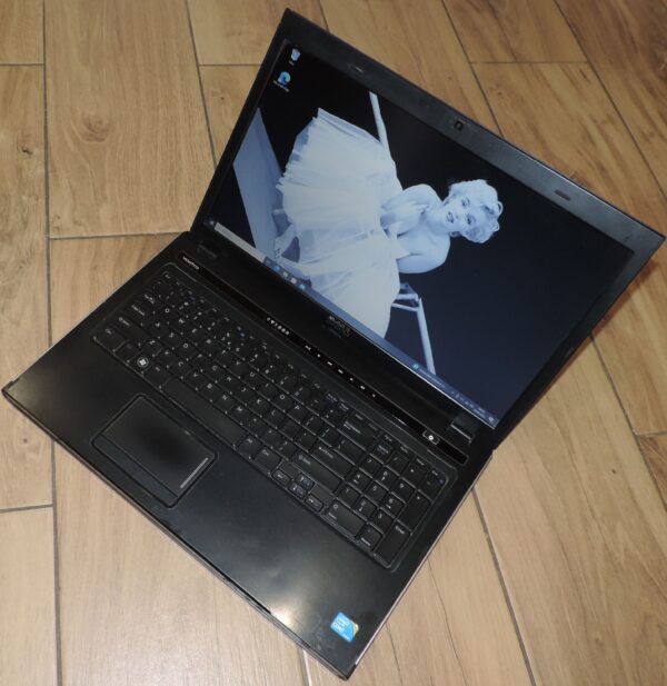 3 Dell Vostro 3700