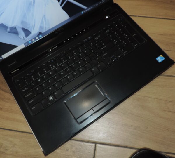 4 Dell Vostro 3700