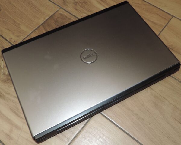 7 Dell Vostro 3700