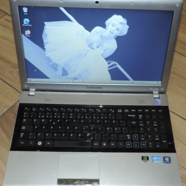 Samsung NP-RV520
