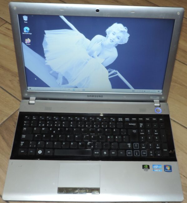 Samsung NP-RV520