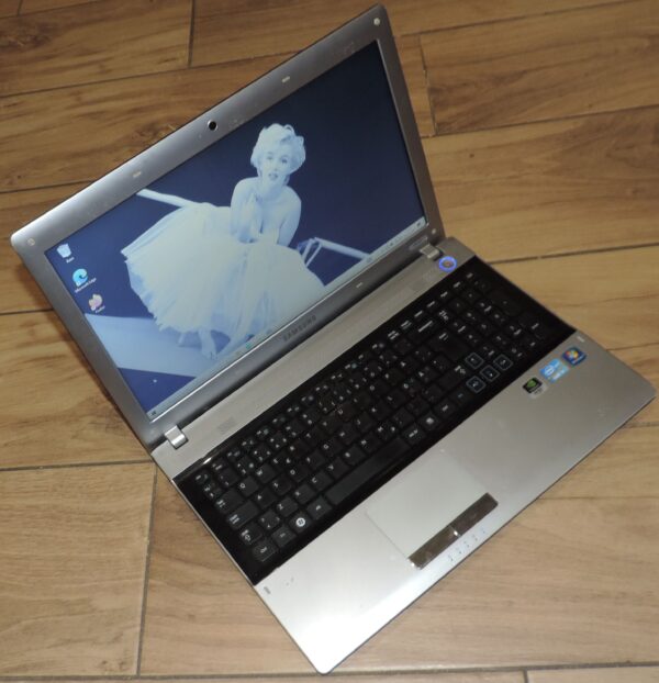 Samsung NP-RV520
