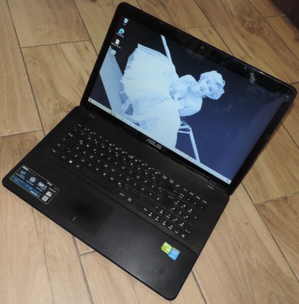 Duży dotykowy Asus Vivobook R752LD