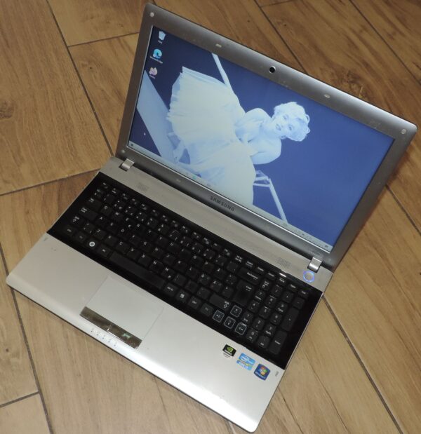 Samsung NP-RV520
