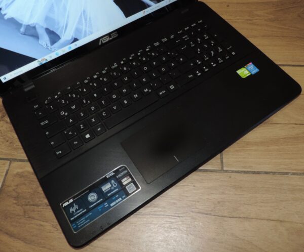 Duży dotykowy Asus Vivobook R752LD