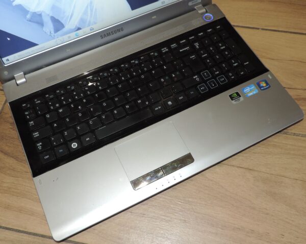 Samsung NP-RV520
