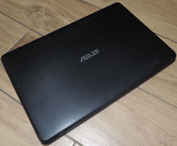 Duży dotykowy Asus Vivobook R752LD