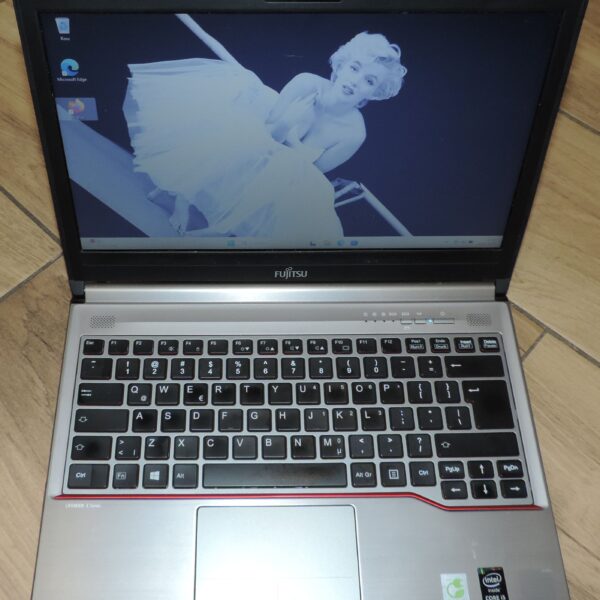Fujitsu Lifebook E734