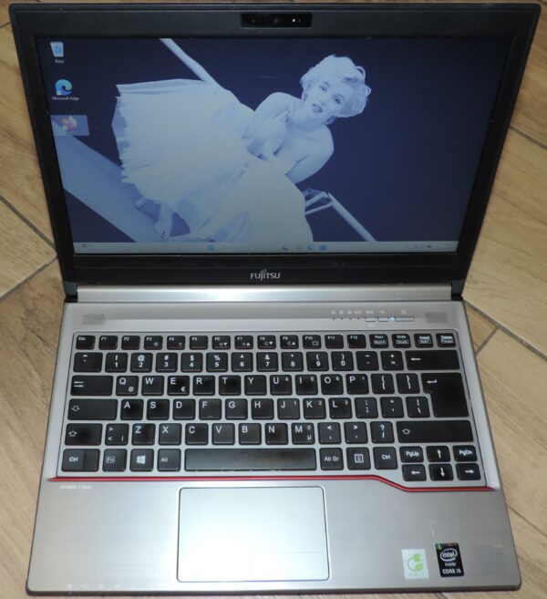 Fujitsu Lifebook E734