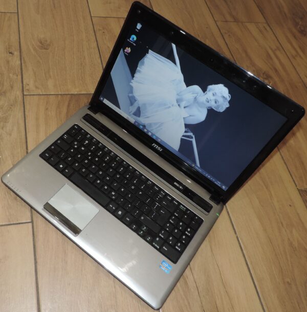 MSI A6400