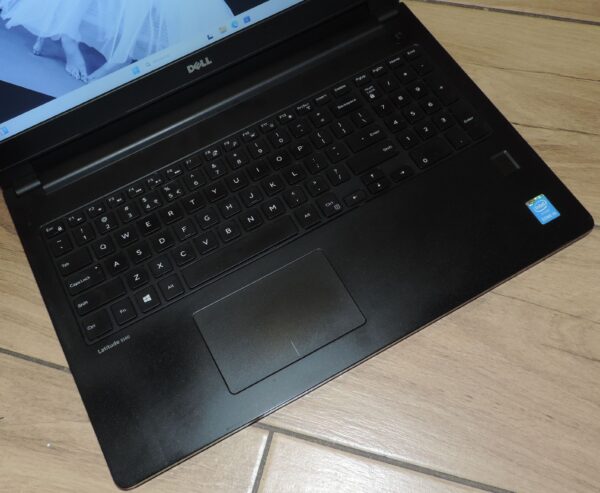 Dell Latitude 3560