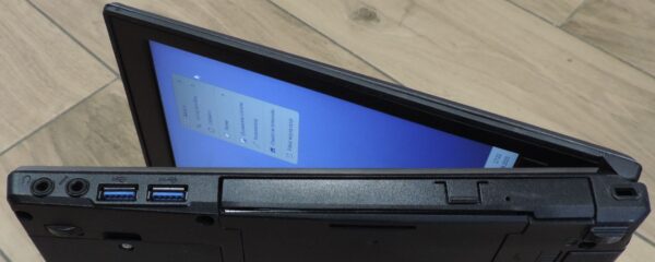 Fujitsu Lifebook E734