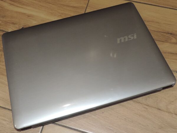 MSI A6400