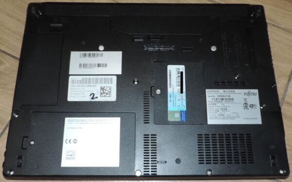 Fujitsu Lifebook E734