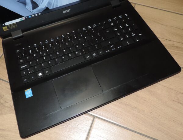 Acer TravelMate P276 17