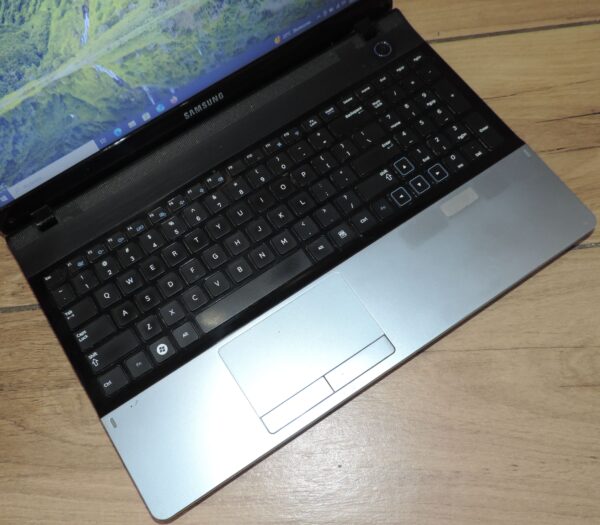 Samsung NP300E5
