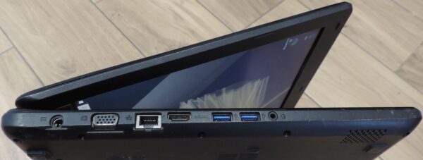 Acer TravelMate P276 17