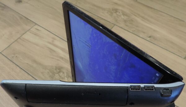 Samsung NP300E5