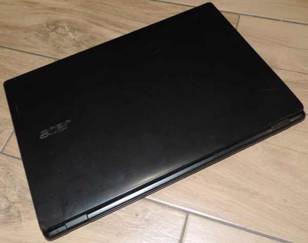 Acer TravelMate P276 17