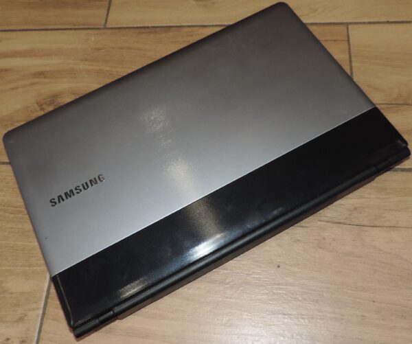 Samsung NP300E5