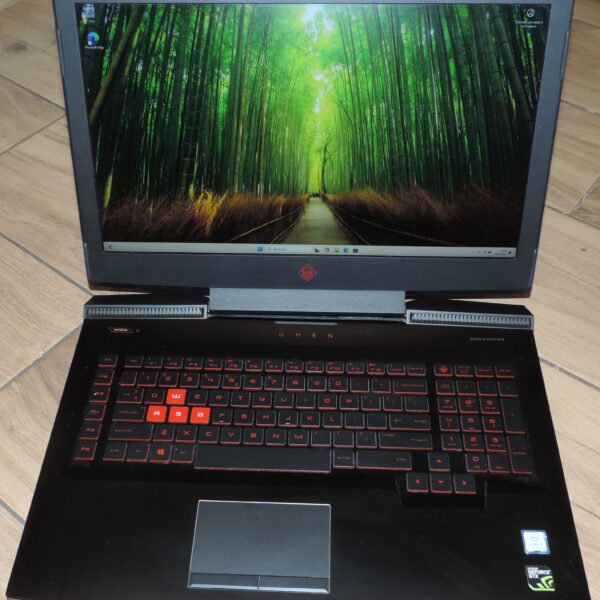 1 HP Omen 17 - an004nw