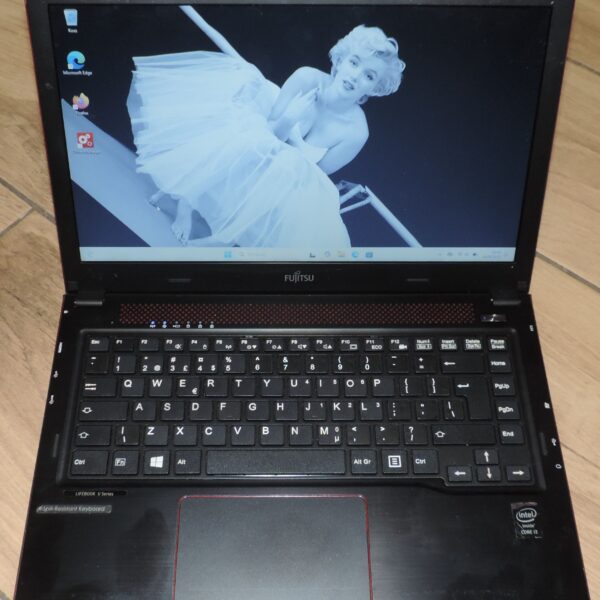 Fujitsu Lifebook U554