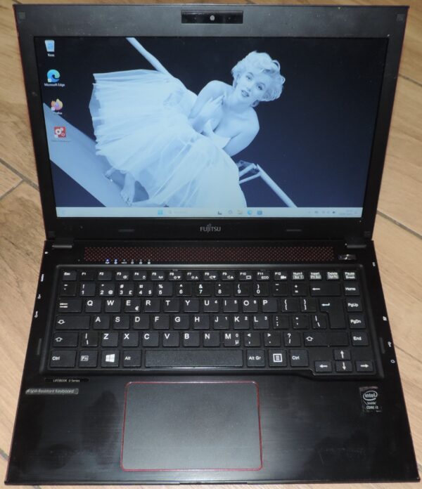 Fujitsu Lifebook U554