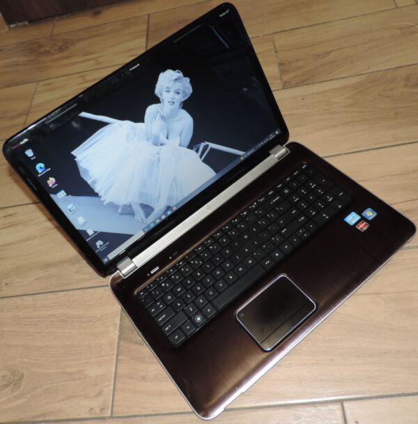 2 HP Pavilion  DV7-6110sw