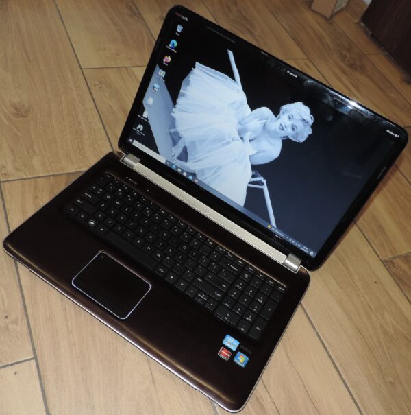 3 HP Pavilion  DV7-6110sw