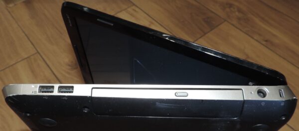 6 HP Pavilion  DV7-6110sw