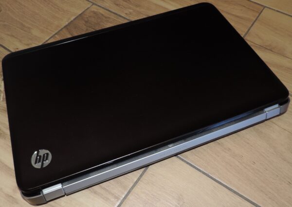 7 HP Pavilion  DV7-6110sw