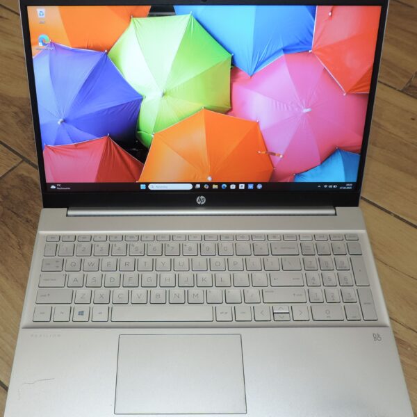 1 HP Pavilion 15-eg0052nw