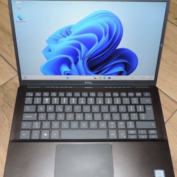 1 Dell Latitude 3301