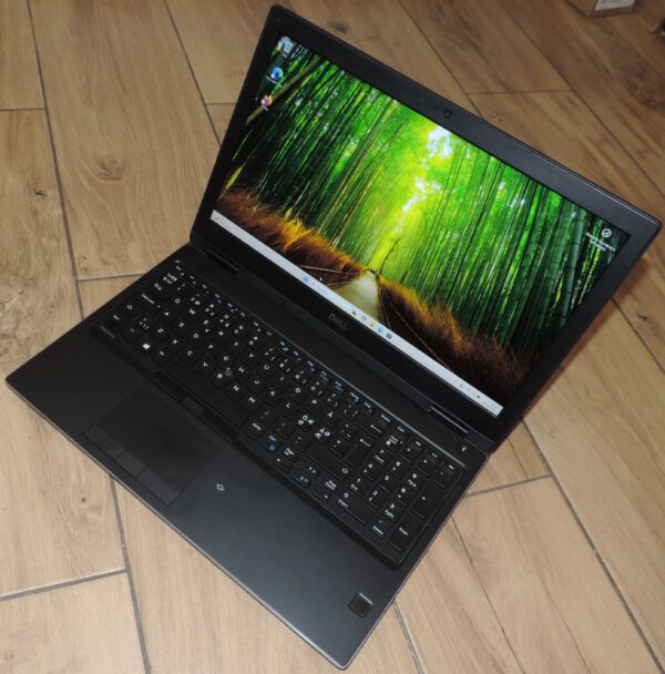 3 Dell Precision 7530