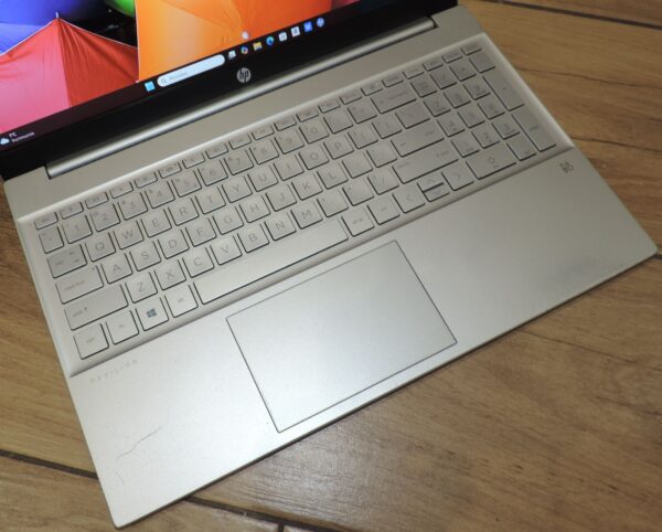 4 HP Pavilion 15-eg0052nw