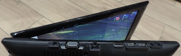 5 Samsung NP-RF712