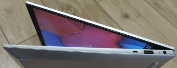 6 HP Pavilion 15-eg0052nw