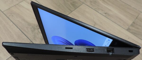 6 Lenovo Thinkpad Edge E480