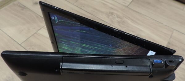 6 Samsung NP-RF712
