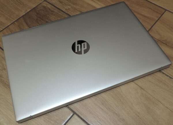 7 HP Pavilion 15-eg0052nw
