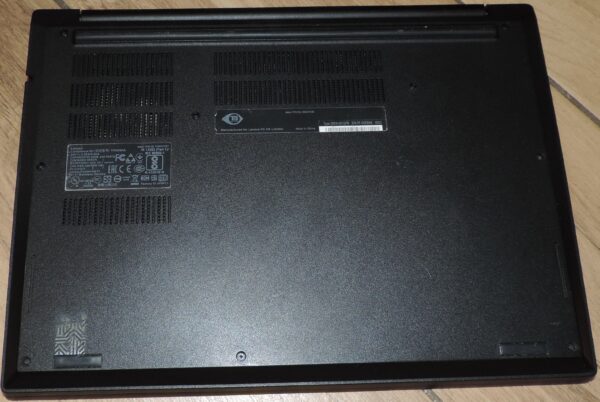 8 Lenovo Thinkpad Edge E480