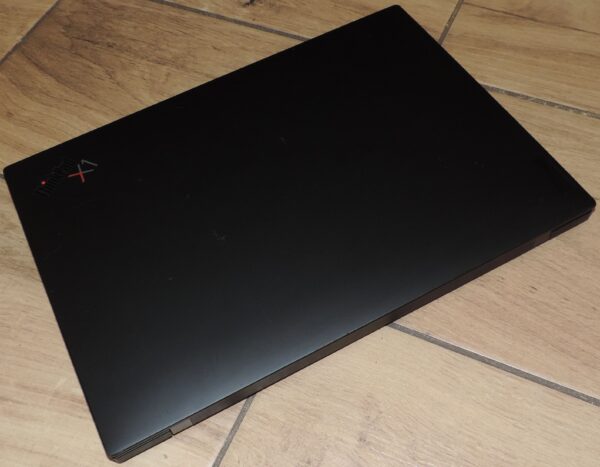 7 Lenovo Thinkpad X1 Carbon Gen 9