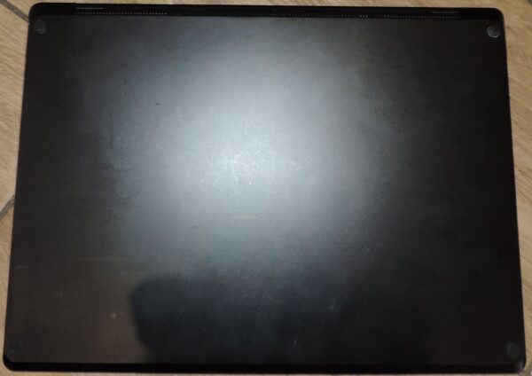 8 Microsoft Surface 3 Model 1868