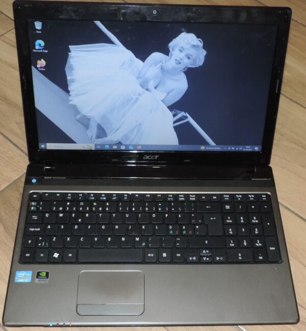 1 Acer Aspire 5750G