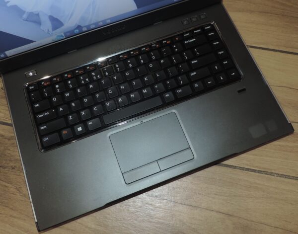 Dell Vostro 3560
