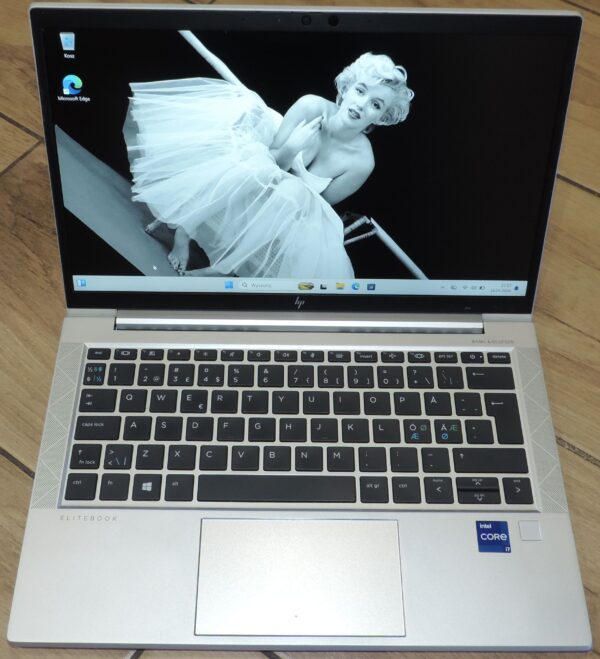 HP Elitebook 830 G8