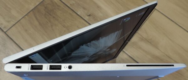 HP Elitebook 830 G8