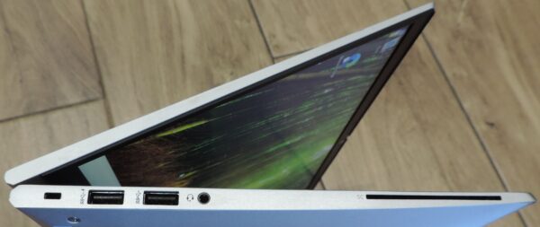 HP Elitebook 830 G8